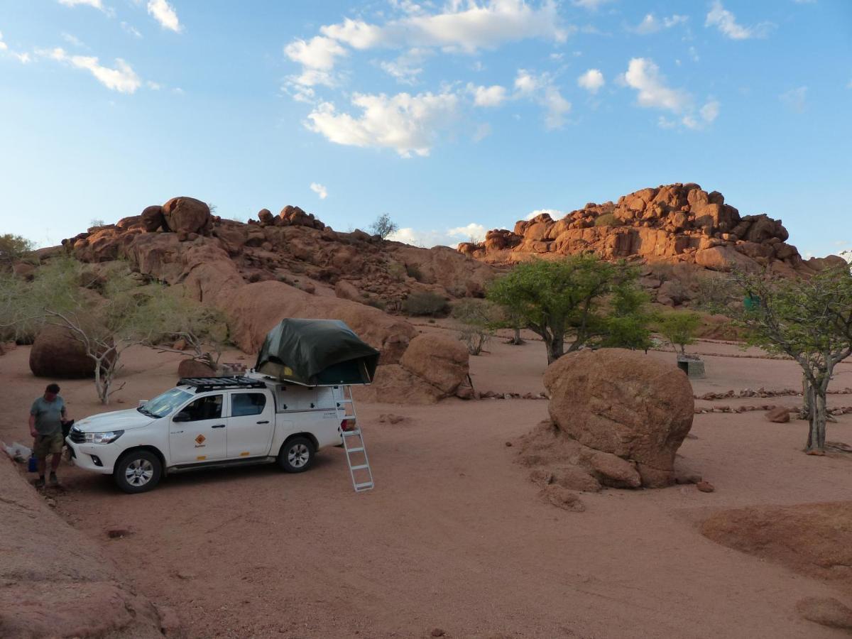 Ozohere Campsite And Himba Village Uis Exterior photo