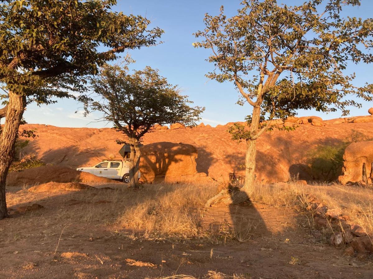 Ozohere Campsite And Himba Village Uis Exterior photo