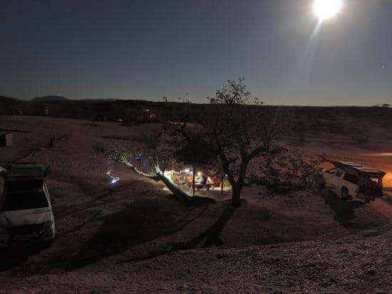 Ozohere Campsite And Himba Village Uis Exterior photo